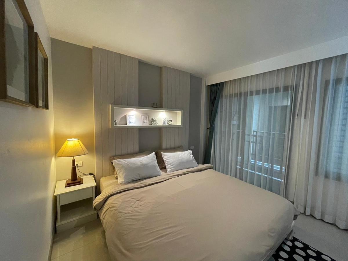 The Room Sansabai Patong Luaran gambar