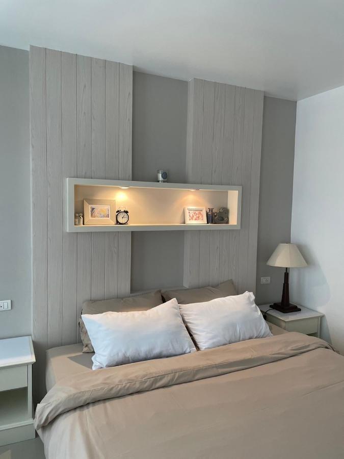 The Room Sansabai Patong Luaran gambar