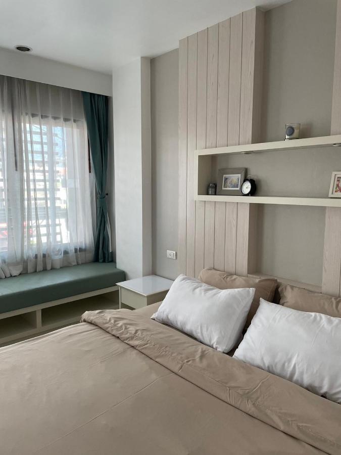 The Room Sansabai Patong Luaran gambar